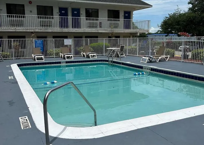 Motel 6-Lakeland, FL
