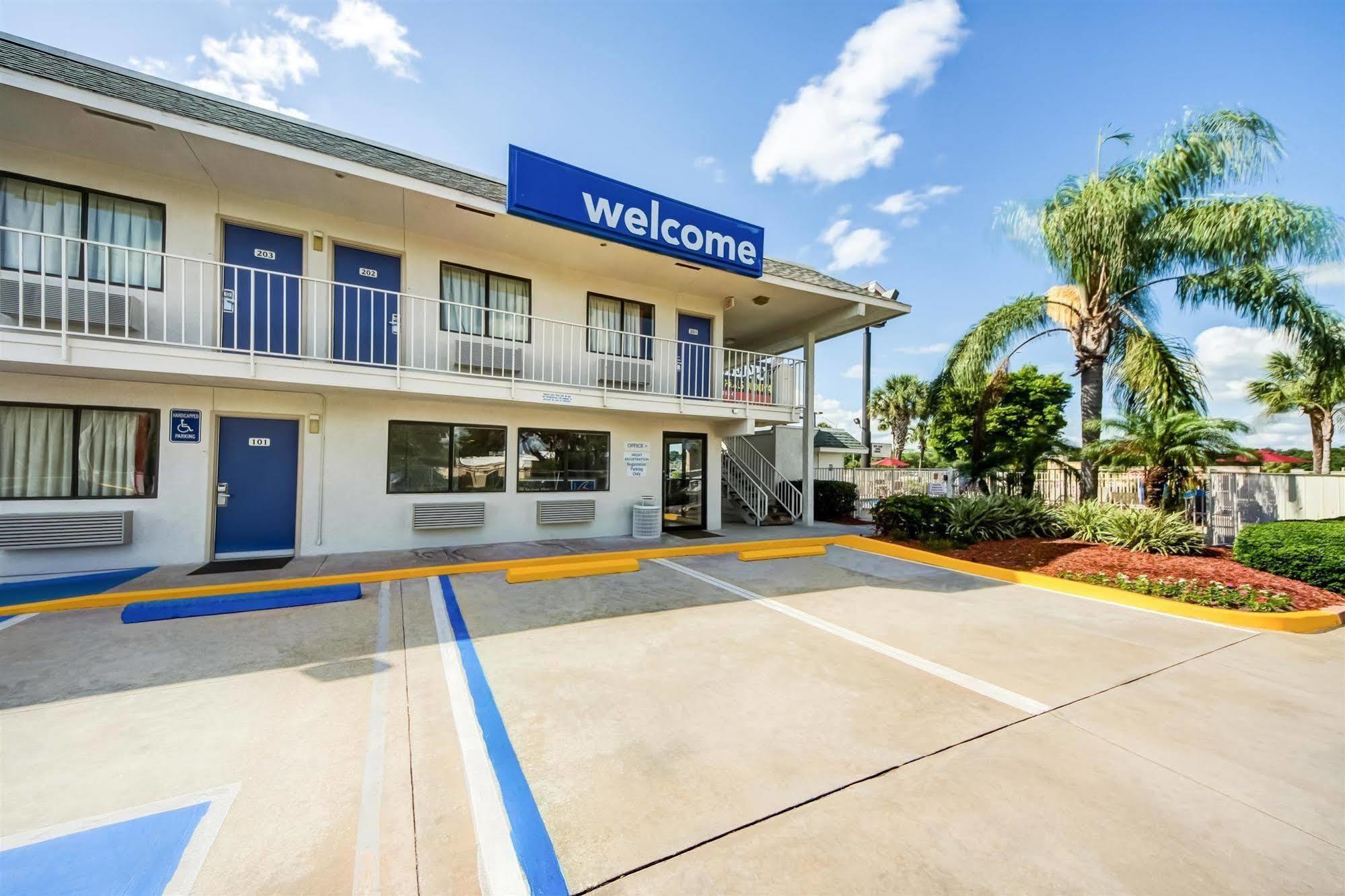 Hotel 6-lakeland, Fl Lakeland